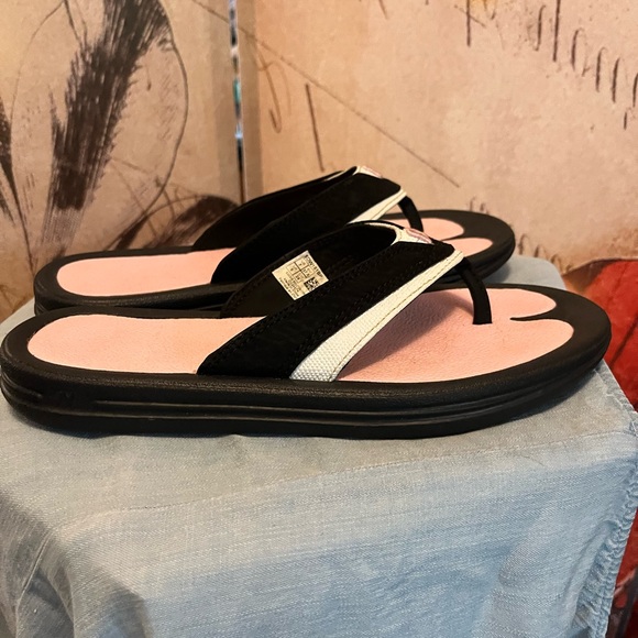 Nike women’s flip-flops sandals - Picture 2 of 8